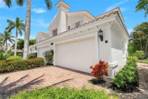 9053 Cascada Way 202, Naples