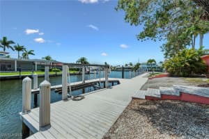 848 Buttonwood Court, Marco Island, FL 34145 - MLS#225056248