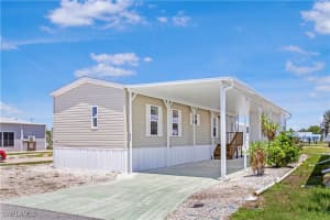 4944 Porky Ln, St James City