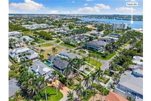 581 14th Avenue, Naples, FL 34102 - MLS#225056392