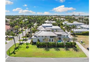 581 14th Avenue, Naples, FL 34102 - MLS#225056392