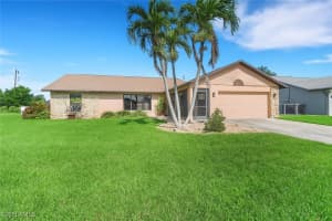 124 Se 12th Ct, Cape Coral