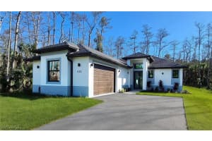 532 41st Ave Ne, Naples