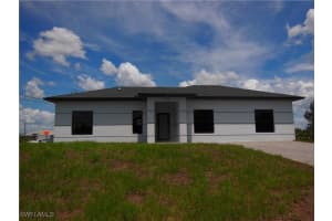 821 Bell Boulevard, Lehigh Acres, FL 33974 Sold 08/22/25