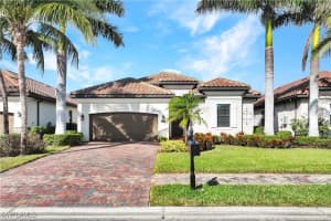 2786 Aviamar Cir, Naples