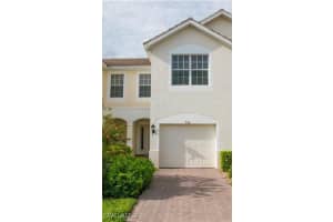 936 Hampton Cir 86, Naples