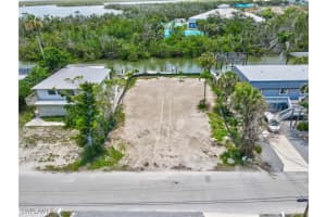132/134 Tropical Shore Way, Fort Myers Beach, FL 33931 - MLS#225056949