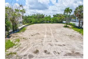 132/134 Tropical Shore Way, Fort Myers Beach, FL 33931 - MLS#225056949