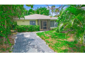 638 93rd Avenue, Naples, FL 34108 Sold 07/31/25