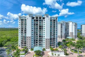 455 Cove Tower Dr 303, Naples