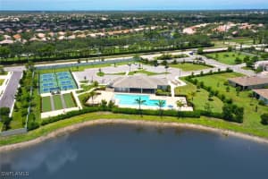 374 Deauville Loop, Naples