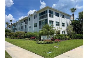 440 Broad Ave S H440, Naples