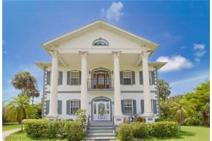 21810 Pearl St, Alva