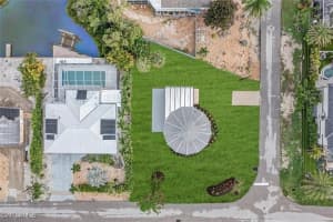 190 Tarpon Rd, Fort Myers Beach
