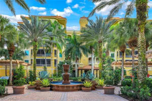 2738 Tiburon Blvd E B406, Naples