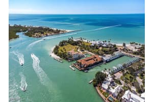 61 COVE Lane, Naples, FL 34102 Sold 02/17/26