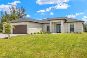 2933 Se Santa Barbara Pl, Cape Coral