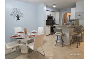 8960 Colonnades Court, Bonita Springs, FL 34135 - MLS#225057492