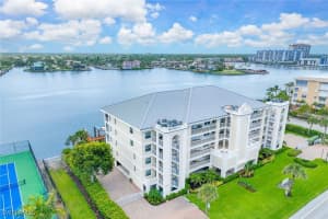 9700 Gulf Shore Dr 202, Naples