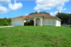 3808 27th Street, Lehigh Acres, FL 33976 - MLS#225057537