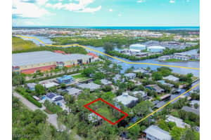 1675 Avion Place, Naples, FL 34104 - MLS#225057607