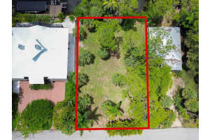 1675 Avion Place, Naples, FL 34104 - MLS#225057607
