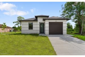 379 Selkirk Ave, Lehigh Acres