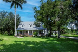 202 N Cypress St, Labelle