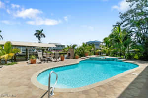 211 Sterling Ave, Fort Myers Beach