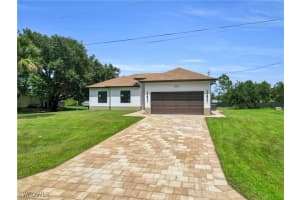 814 McKinley Avenue, Lehigh Acres, FL 33972 Sold 08/05/25