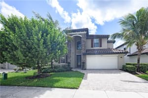 9425 Glenforest Dr, Naples
