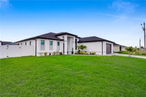 523 16th Place, Cape Coral, FL 33993 - MLS#225057842