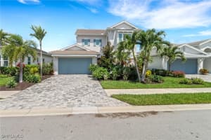8913 Redonda Dr, Naples