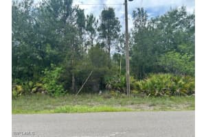 921 Robert Avenue, Lehigh Acres, FL 33936 - MLS#225057980