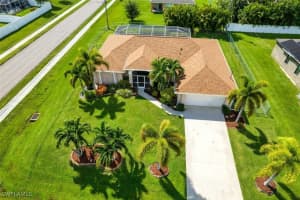 914 9th Court, Cape Coral, FL 33991 Sold 08/28/25