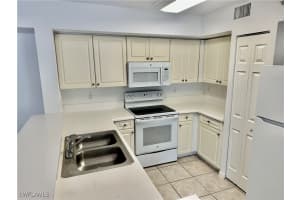 1260 Wildwood Lakes Boulevard, Naples, FL 34104 - MLS#225058310