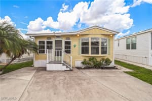 3213 Debbie Ln, Bonita Springs
