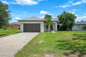 2017 47th Ave Ne, Naples