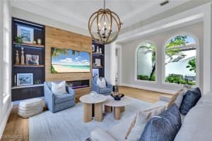 709 Teal Ct, Naples