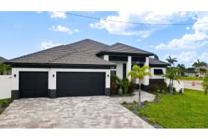 2 35th Avenue, Cape Coral, FL 33991 - MLS#225058587