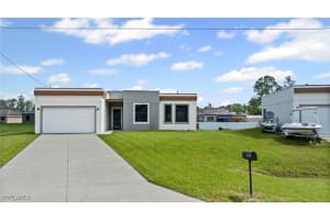 130 Viewpoint Dr, Lehigh Acres