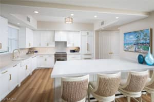 575 Avellino Isles Circle, Naples, FL 34119 - MLS#225058697