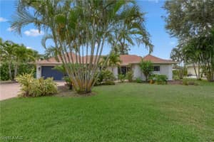 206 Fairway Cir, Naples