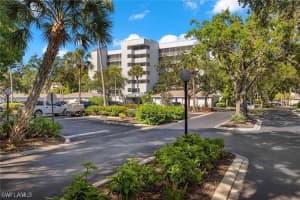 285 Naples Cove Dr 1102, Naples
