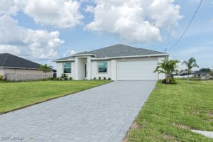 420 18th Place, Cape Coral, FL 33993 - MLS#225058916