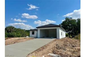 2713 8th St W, Lehigh Acres