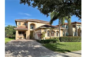 1760 Birdie Dr, Naples