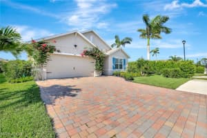 692 Hadley Street, Naples, FL 34104 - MLS#225058970