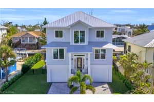 180 Flamingo St, Fort Myers Beach