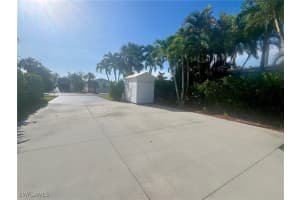 1021 Silver Lakes Boulevard, Naples, FL 34114 - MLS#225059024